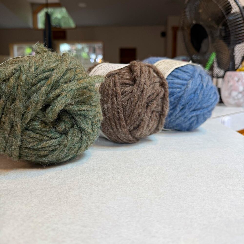 JerryLee Farm 100% Wool 5 Bulky Yarn Lot 3x4oz Balls Heather Green/Brown/Blue